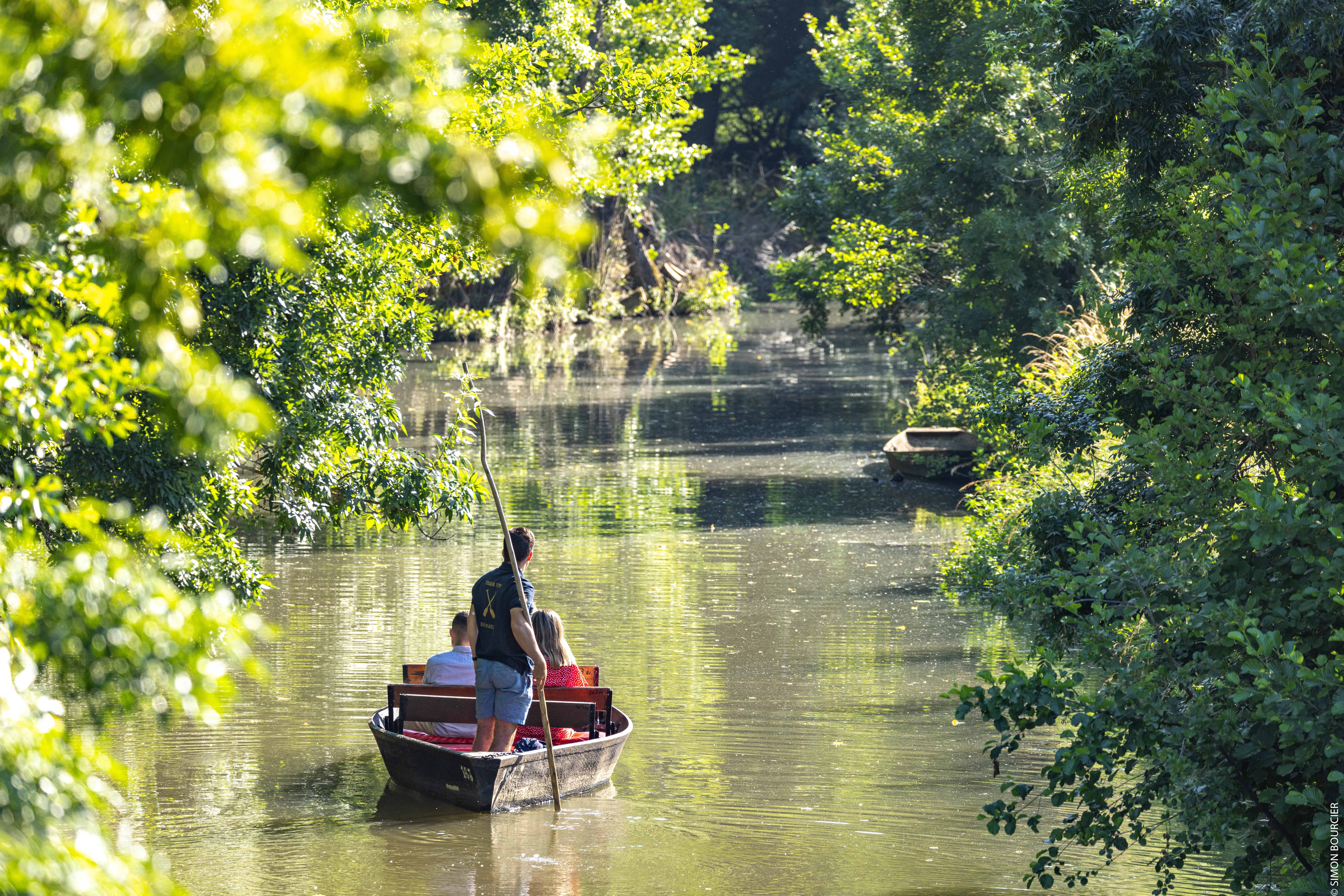 Aire camping-car � Mazeau (85420) - Photo 3